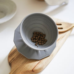 Spinner Bowl – Platinum Silicone Cat and Small Dog Feeder with Ergonomic Design (MADE IN KOREA)